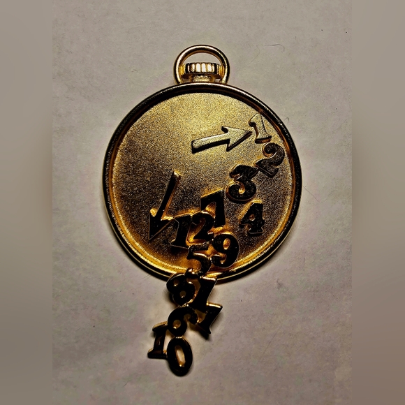 Casual Corner 1990s gold clock is running out time is fleeting waits for no man - Picture 2 of 7